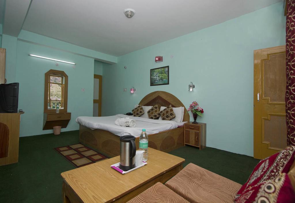 Hotel Ocean Inn Manāli Pokoj fotografie