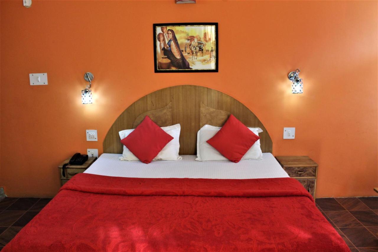 Hotel Ocean Inn Manāli Exteriér fotografie