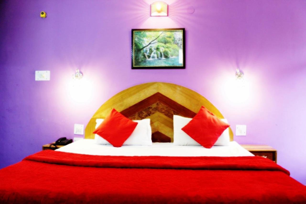 Hotel Ocean Inn Manāli Exteriér fotografie