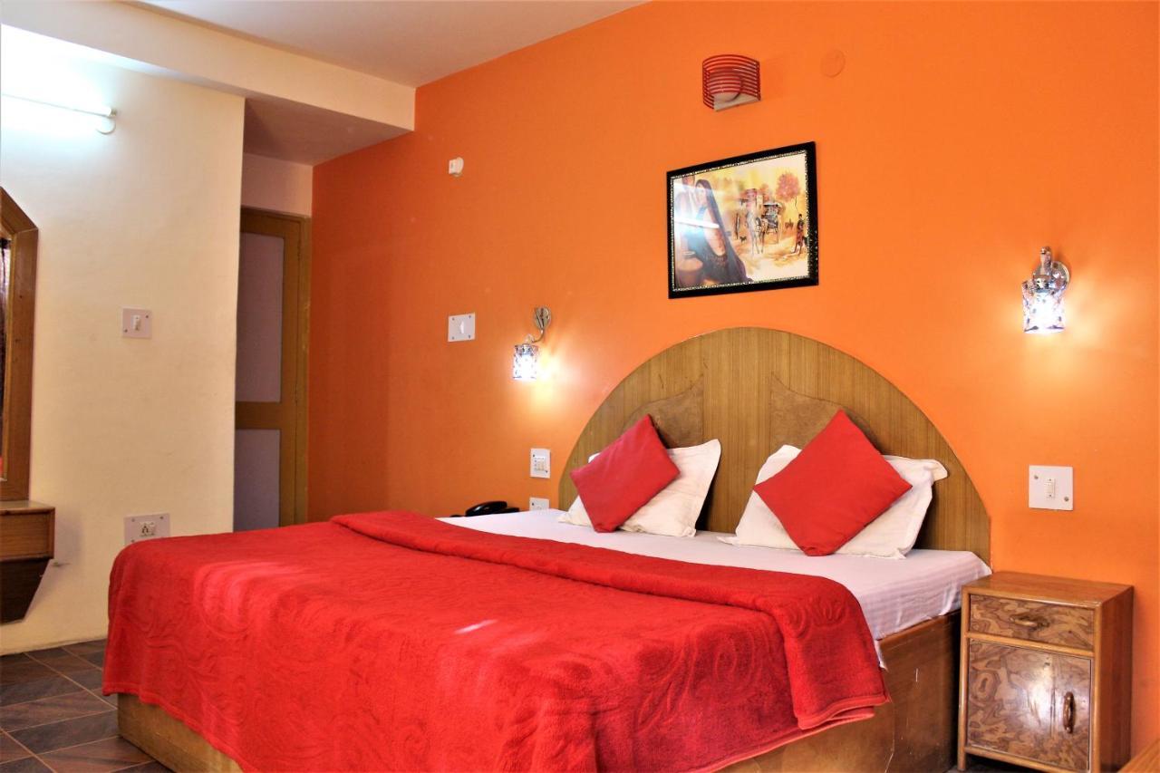 Hotel Ocean Inn Manāli Exteriér fotografie